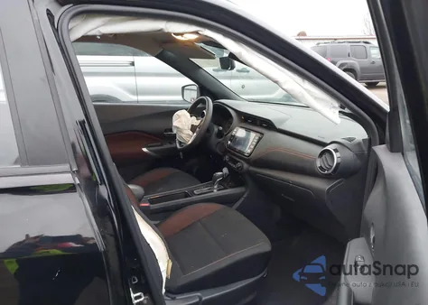 2021 Nissan Kicks Sr Xtronic Cvt z USA, uszkodzony, nr VIN 3N1CP5DV3ML557833